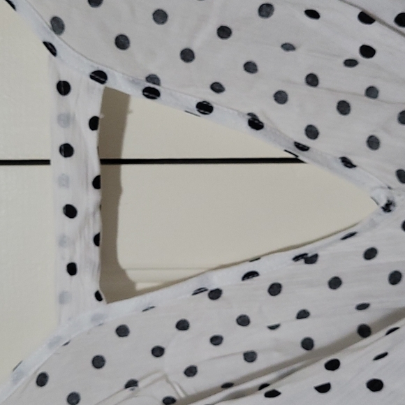 Kimono sleeve wrap top NWOT - Picture 3 of 5